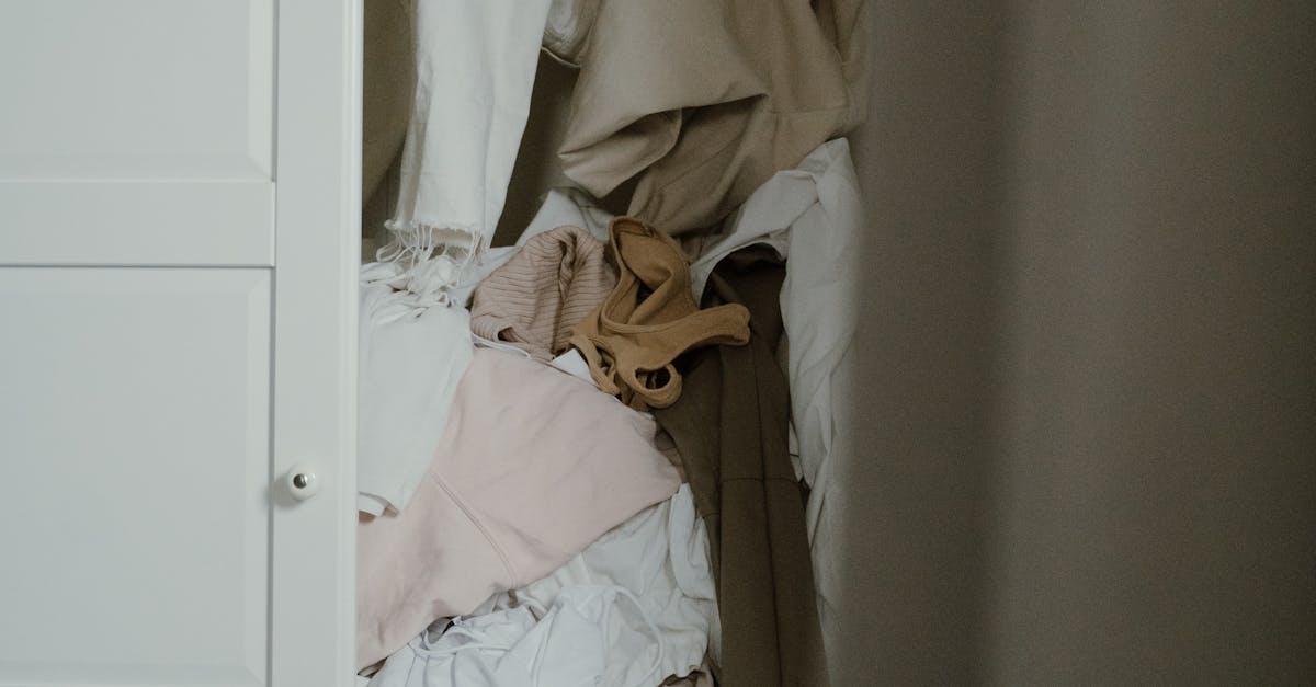 Do sliding wardrobe doors need a frame?